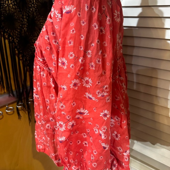 Free People Daisy Print Red Peasant Blouse size Medium - Picture 11 of 12